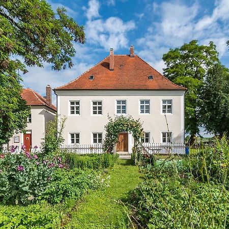 Historischer Pfarrhof Niederleierndorf Langquaid Екстериор снимка