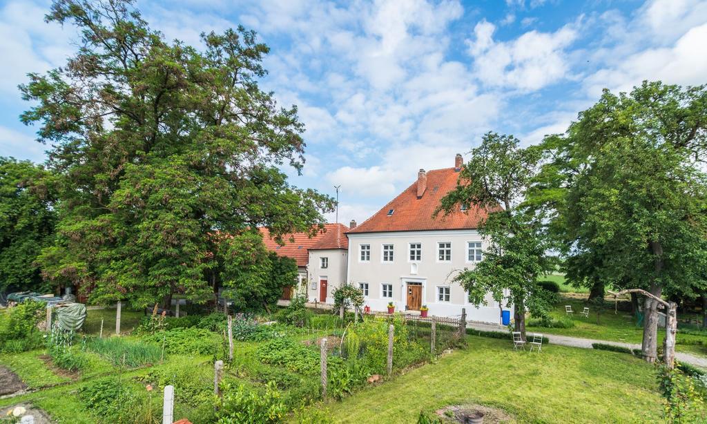 Historischer Pfarrhof Niederleierndorf Langquaid Екстериор снимка